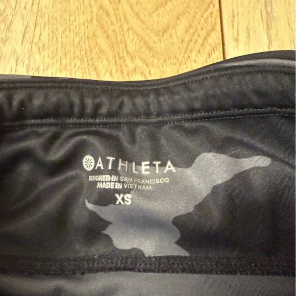 Athleta Contender Camo Leggings 7/8 - Picture 5 of 9